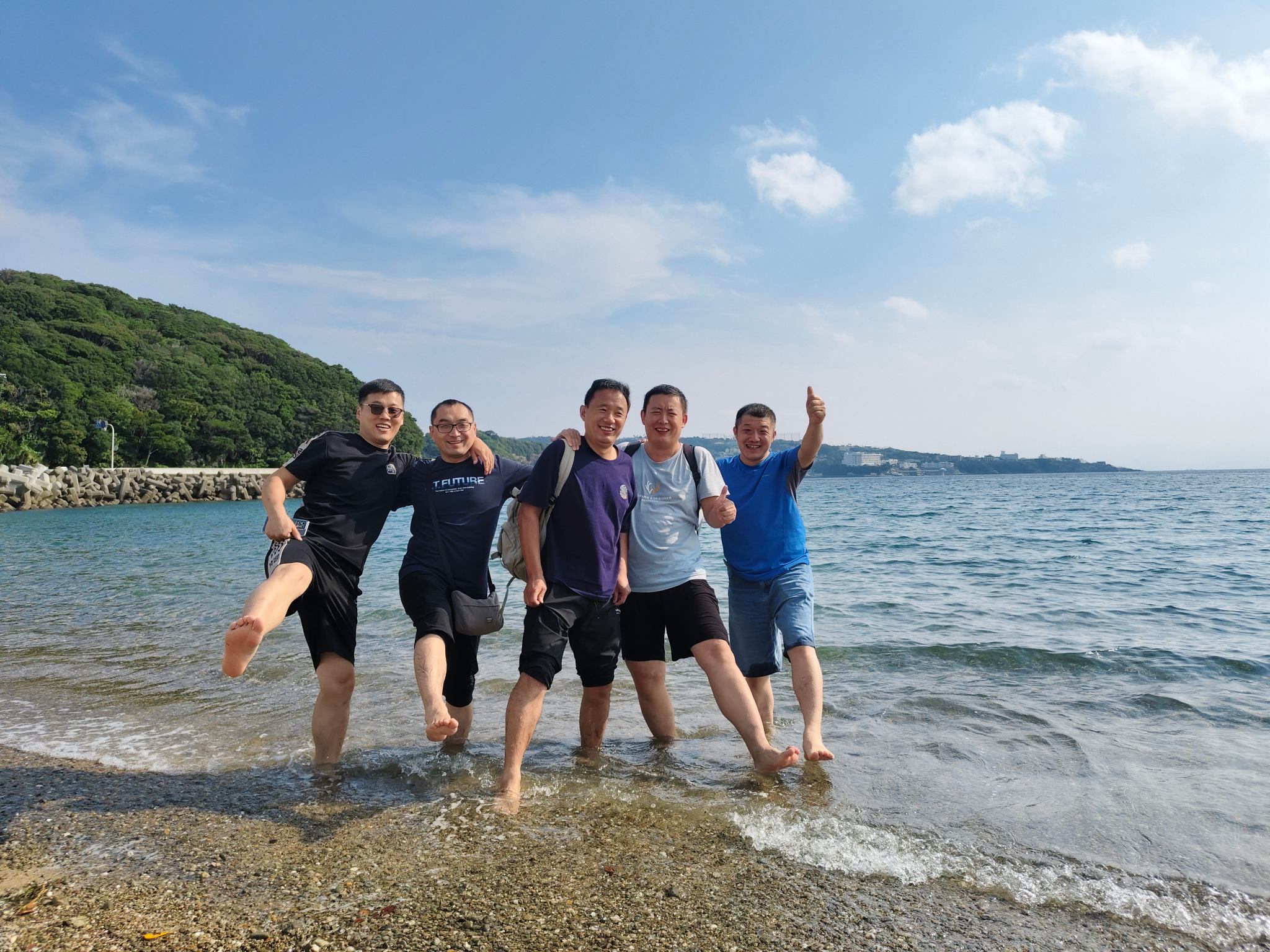 海边，王杰.李会敏.韩立朋.王茂旭.张强 (2).jpg